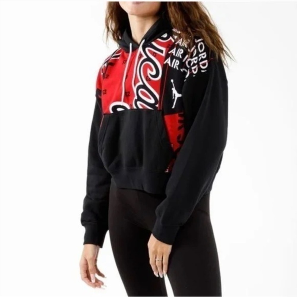 Air Jordan Black Red Heritage Logo Crop Hoodie XS